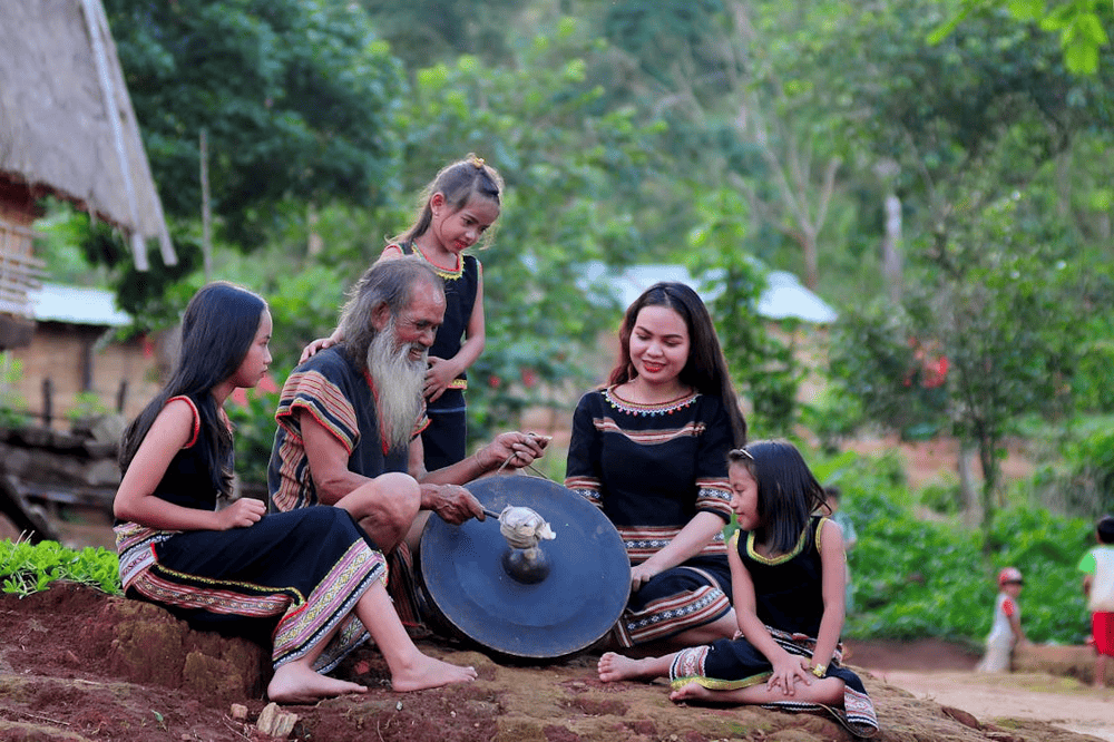 The Gia Lai Gong Cultural Festival brings together ethnic communities to perform UNESCO-listed gong music and vibrant traditional dances (Source: Pexels)